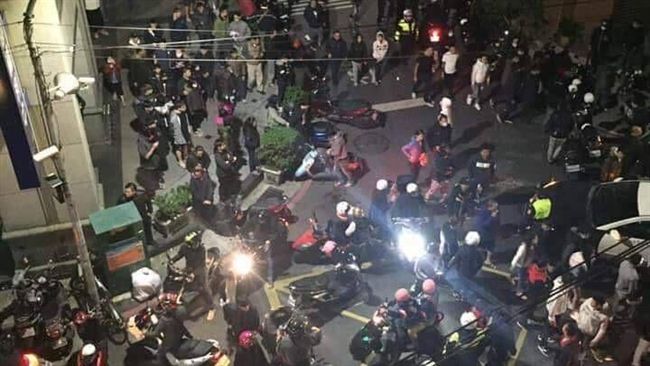 肉圓惡爸惹眾怒　百名鄉民「圍堵」他