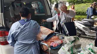 花蓮嬰出發台大　母求幫祈禱路途平安