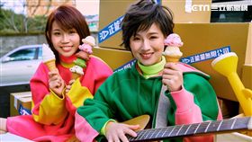 有感覺頂著寒流來襲上陽明山拍MV。（圖／寬宏提供）