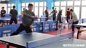 統一獅「TAKE」潘武雄桌球打得好。（圖／記者王怡翔攝影）