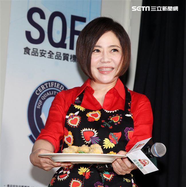 于美人代言油品不忘譴責家庭暴力。（記者邱榮吉/攝影）