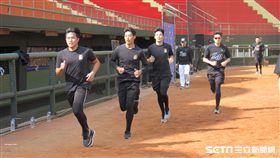 ▲Lamigo春訓體能操得兇。（圖／記者蕭保祥攝影）