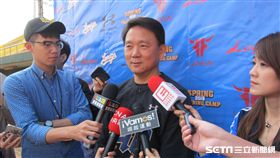 ▲Lamigo總教練洪一中春訓受訪。（圖／記者蕭保祥攝影）