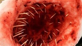 藝術家打造的恐怖雪人。（圖／翻攝自Twitter）