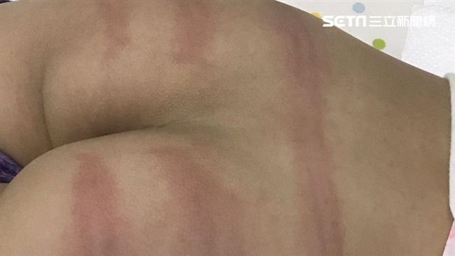 除了罰站還被鐵條打…惡爸鞭童畫面曝