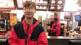 風衣,撞衫,店員,速食店,爆廢公社公開版　圖／翻攝自臉書爆廢公社公開版