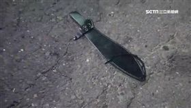 30惡煞持刀亂砍 攔住狂砸小黃擄走2人