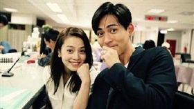 周渝民、喻虹淵兩人於2015年完婚，隔年生下一女。（圖／翻攝自微博）