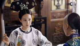 張鈞甯在《如懿傳》裡飾演愉妃，角色柔弱骨子裡卻剛強。（圖／翻攝自微博）