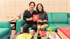 前行政院長賴清德16日下午探望0206台南地震維冠大樓倒塌倖存且身體受重創者。（圖／翻攝清德臉書）