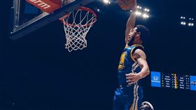 Klay Thompson上演灌籃秀（圖／翻攝自勇士官方推特）