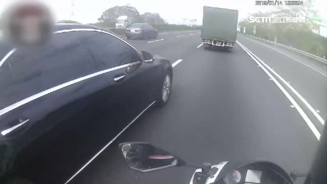 國道逼車女　賓士哥不起訴原因曝光