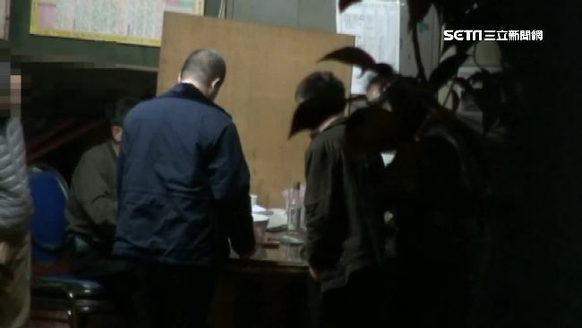 無視巡邏箱在旁　5人公然聚賭遭逮