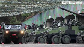 陸軍實施反擊再戰整備演練，M60A3主戰車及雲豹甲車立即油彈整補，然後再次投入戰場。（記者邱榮吉／台中拍攝）