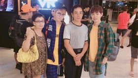 展瑞,展榮,這群人,雙胞胎,3胞胎,爸爸（圖／翻攝自Instagram）