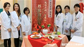 台北榮總營養部特別於農曆春節前，辦理營養教育活動，改造健康減脂的七款年菜及三款年糕。（圖／北榮提供）
