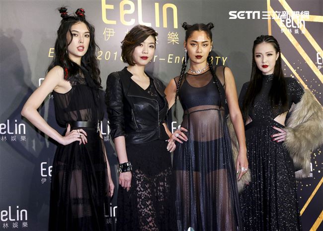 伊林娛樂時尚尾牙派對，名模王思偉、吳品萱、王麗雅、王尹平。（記者林士傑/攝影）