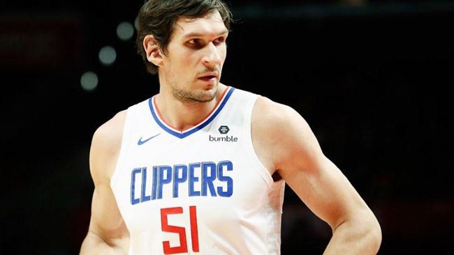 NBA／快艇巨神兵拍戲狠踹基努李維