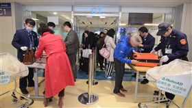 國境防疫升級　110名警力增援桃機因應國境防疫全面升級，警政署18日調撥110名警力加入桃園機場防疫行列。中央社記者邱俊欽桃園機場攝　108年1月18日