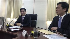 ▲時代力量立委拜會交通部長林佳龍。（圖／黃國昌辦公室提供）