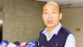 閣揆換人  韓國瑜盼給高雄補助承諾延續總統蔡英文11日宣布由前行政院長蘇貞昌接任閣揆，高雄市長韓國瑜（圖）上午受訪表示祝賀，也期盼前行政院長賴清德任內承諾給高雄的補助，蘇貞昌上任後能夠繼續執行。中央社記者程啟峰高雄攝  108年1月11日