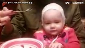 ▲小寶寶沒吃到食物秒變臉。（圖／AP/Jukin Media授權）