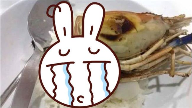 大口吃蝦好滿足！一剝殼卻讓他秒心碎