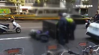 閃違停擦撞摔車　女騎士遭砂石車輾斃