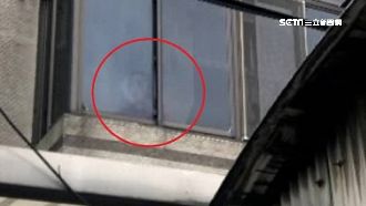 移工遭虐打到流鼻血！窗邊揮紙條求救