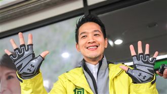 前後任閣揆出席!力挺何志偉造勢晚會