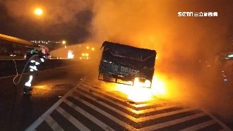 貨車國道上起火　滿載水果全被烤熟