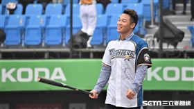 桃猿隊為王柏融舉辦歡送會。（圖／記者王怡翔攝影）