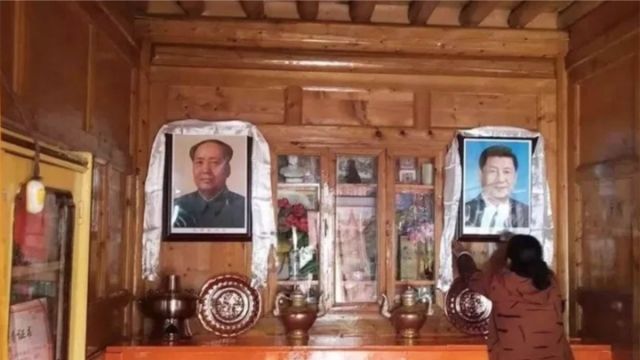 家中被迫掛習肖像　不叩頭膜拜下場慘
