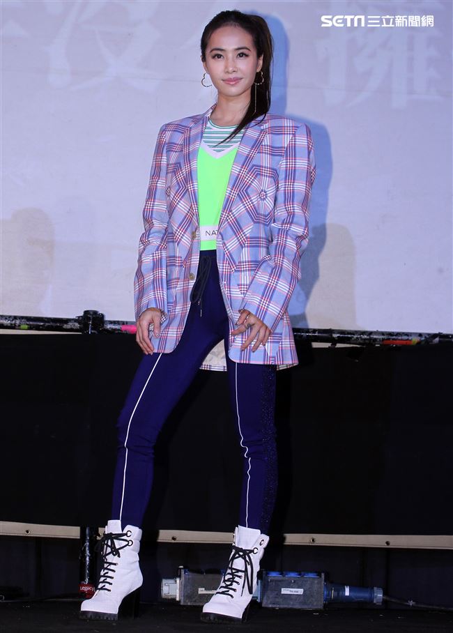 Jolin蔡依林「Ugly Beauty｣專輯簽名握手沒有擁抱會。（記者邱榮吉/攝影）