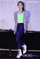 Jolin蔡依林「Ugly Beauty｣專輯簽名握手沒有擁抱會。（記者邱榮吉/攝影）