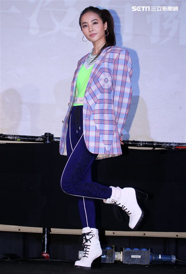 Jolin蔡依林「Ugly Beauty｣專輯簽名握手沒有擁抱會。（記者邱榮吉/攝影）