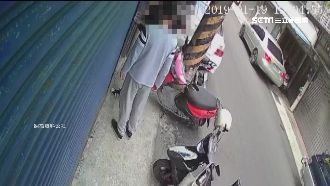 賊找2鎖匠白天撬大門！屋主批太囂張