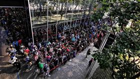 華為,上市,排隊,排隊禮,資安,禁用,手機,Mate20 X 圖／翻攝自華為同樂會