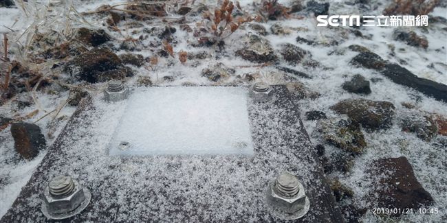 玉山降初雪。（圖／氣象局提供）