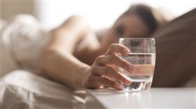 喝水，口渴（圖／ＰＩＸＡＢＡＹ）