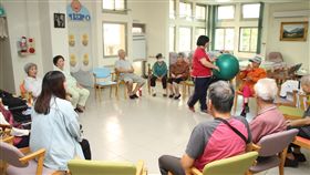 台南永康設綜合長照中心（1）奇美醫學中心承接台南市綜合式長照機構建置，在永康區復華里活動中心開設綜合長照機構暨日間照顧中心，讓長輩可參加文康休閒活動，也能透過訓練延緩失能情形。中央社記者楊思瑞攝　107年11月6日