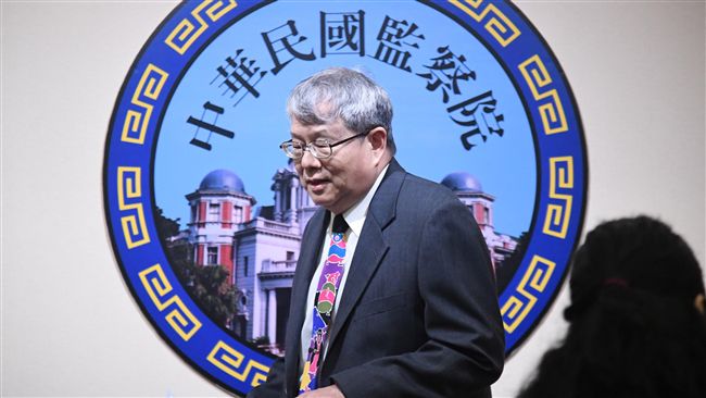 陳師孟轟馬英九：腦殼有洞不知臉長