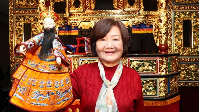 從藝70年　袋戲藝師江賜美特展開幕