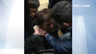 想搶劫繳酒駕罰單　婦頑強抵抗搶回包