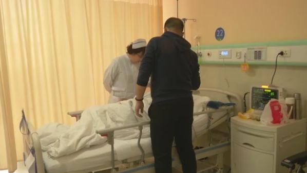 男突四肢麻痺病危　醫：吃了大量水果