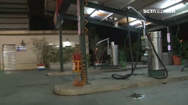 女童玩噴槍致死？加油站長：她沒下車