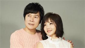 洪榮宏與妻子張瀞云。（圖／宏遠音樂提供）
