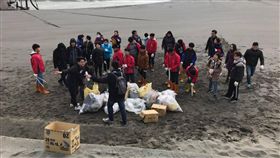 屏東飛夢林家園11名青少年環島淨灘（1）屏東飛夢林家園規劃11名7年級到9年級的園生環島淨灘，21日起環島5天，除了讓青少年自我挑戰，也鼓勵他們回饋社會。（屏東飛夢林家園提供）中央社記者郭芷瑄傳真　108年1月21日