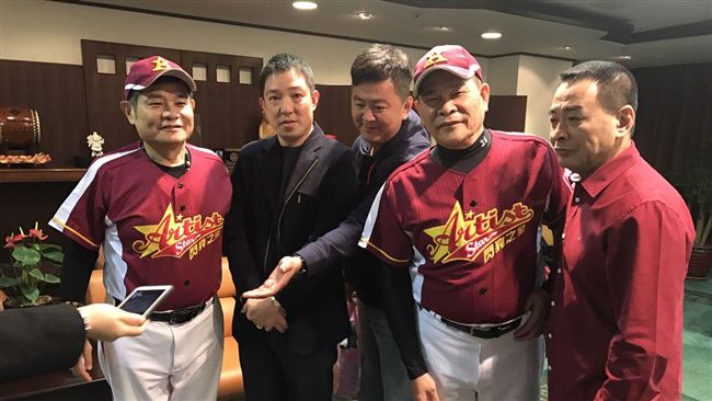 敲定了！澎恰恰、許效舜9月代言高雄