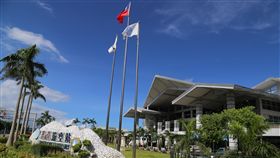 台北飛日本宮古島石垣島  花蓮將為中繼站日前中華航空公司董事長何煖軒受邀前往立委蕭美琴花蓮服務處洽談航線相關事宜。預計暑假開始，華信航空將在台北飛往日本宮古島及石垣島的航線，加入花蓮為中繼站，方便花蓮民眾出國旅行，也帶進日本遊客，促進地方觀光人潮。中央社記者李先鳳攝　108年1月21日